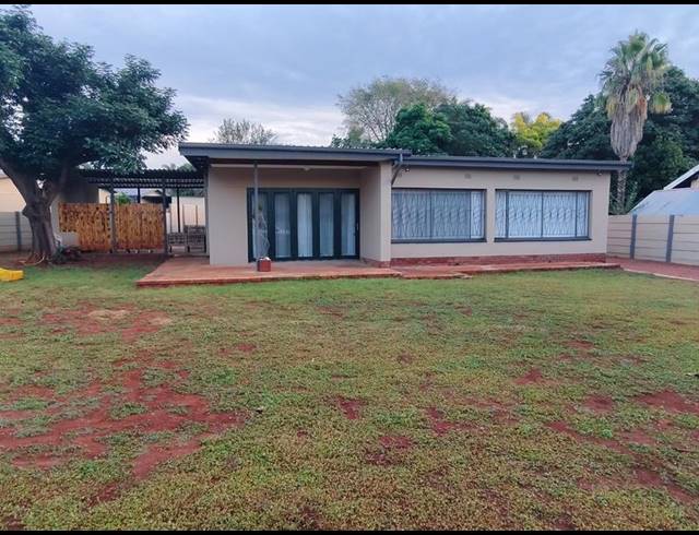 3 BEDROOM HOUSE FOR SALE IN SINOVILLE